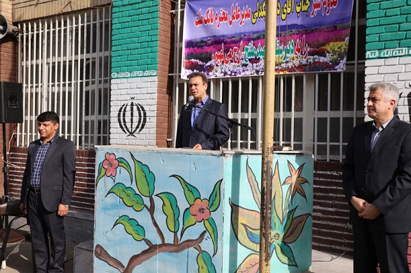 مدیرعامل بانک ملت در منطقه ۱۶ تهران زنگ مهر را نواخت